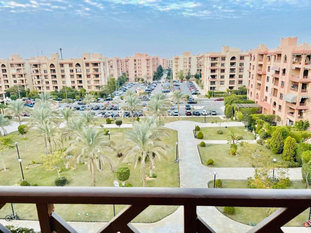 Luxurious 3 Bedroom Rustic Apartment Overlooking Huge Garden - For Families And Couples Cairo Ngoại thất bức ảnh
